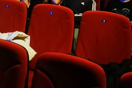 Besuch der Klassen 1 bis 7 beim Pumuckl im Simbacher Kino